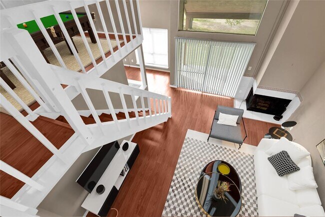 Foto del edificio - 8355 Sands Point Dr