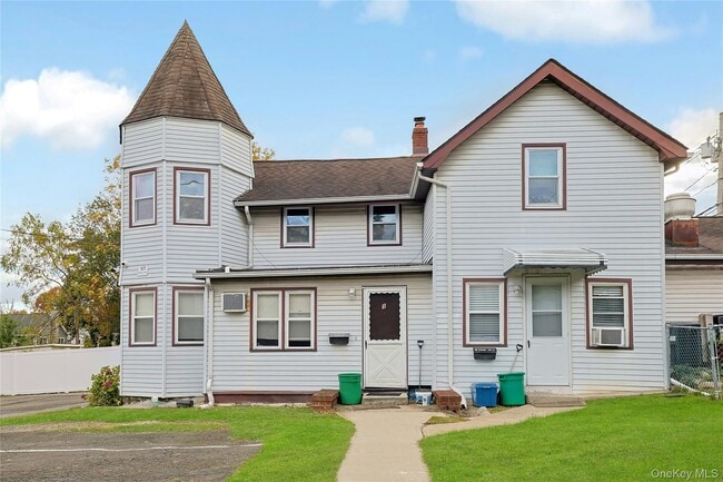 Building Photo - 169 Sickles Ave
