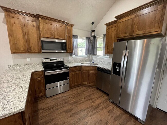 Building Photo - 2211 Hercules Dr