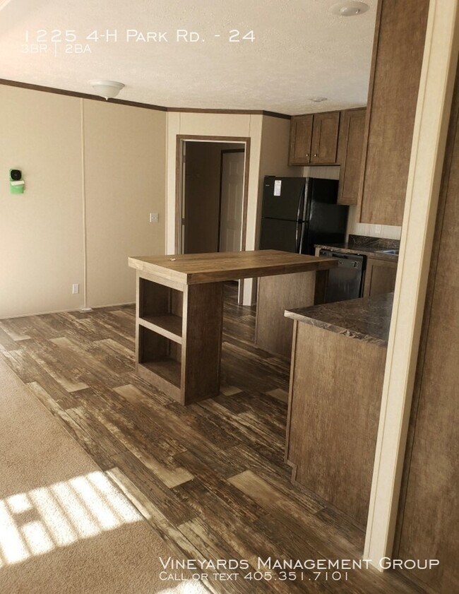 Building Photo - Move in ready 3 bedroom 2 bathroom