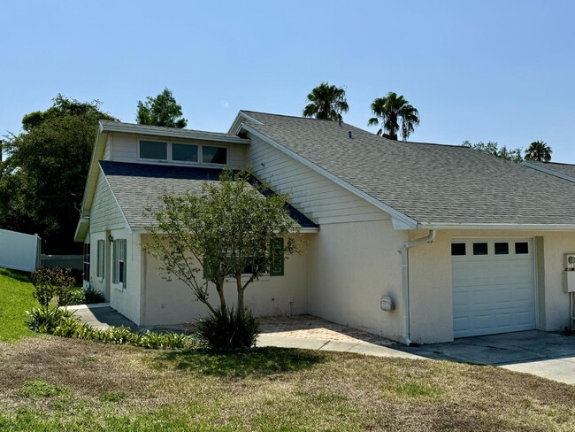 Building Photo - Charming 2-Bedroom Home in Clermont, FL (5...