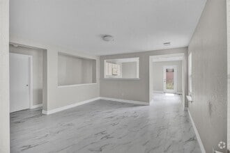 Building Photo - 8530 Village Hollow Ln