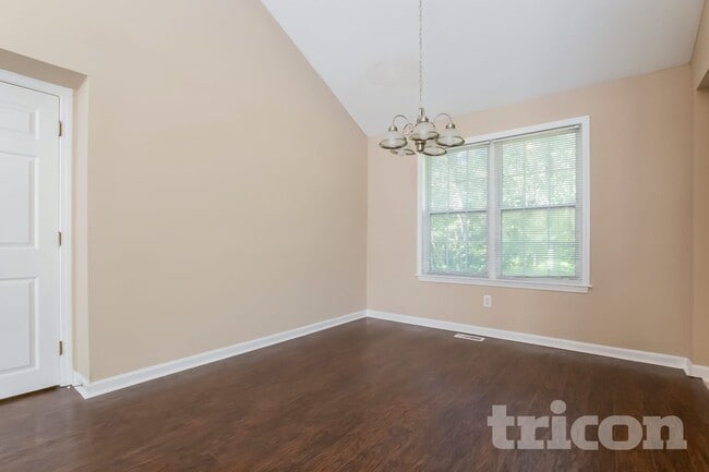 Building Photo - 4900 Tahoe Ct