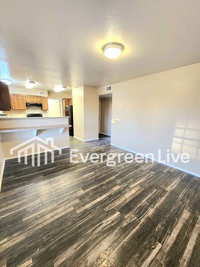 Building Photo - 221 Fireball Dr