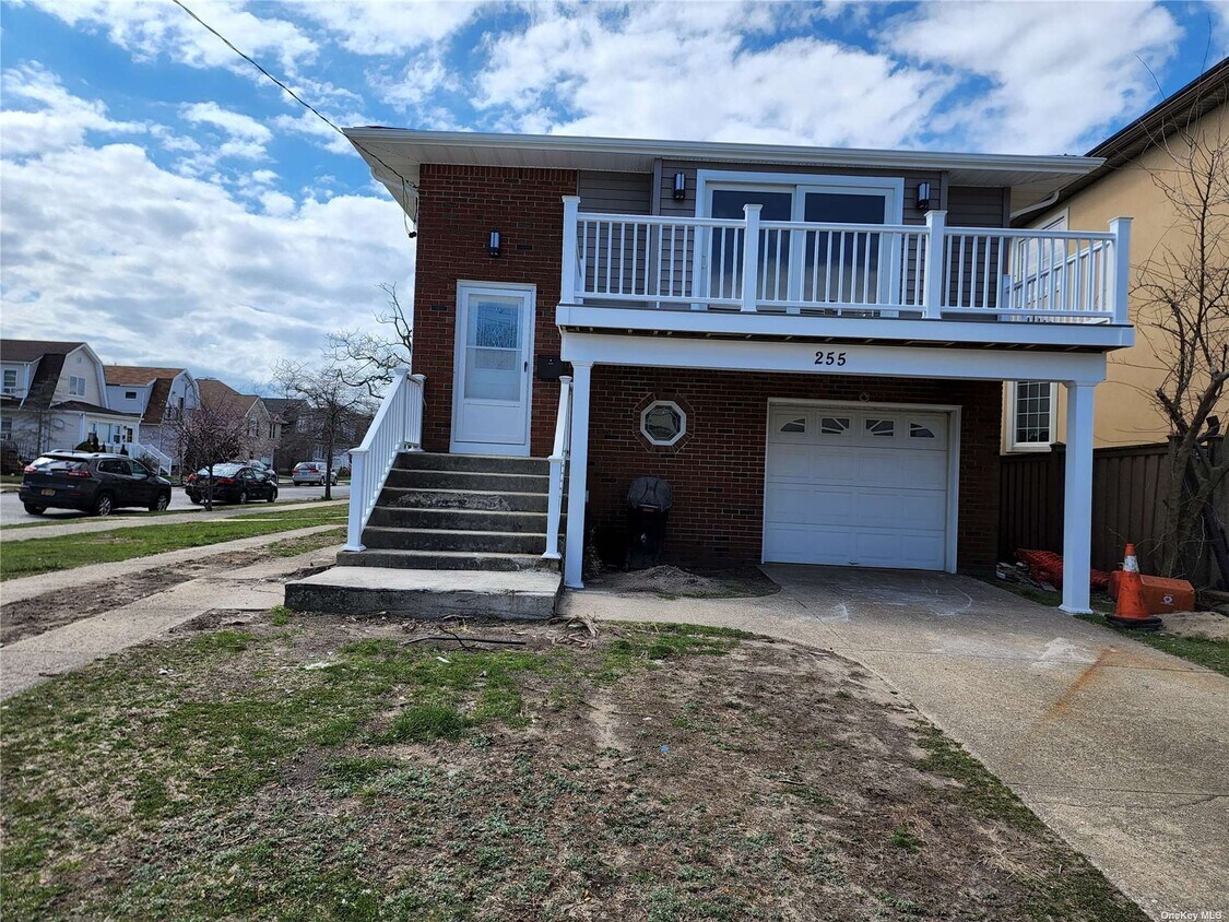 Primary Photo - 255 Franklin Blvd