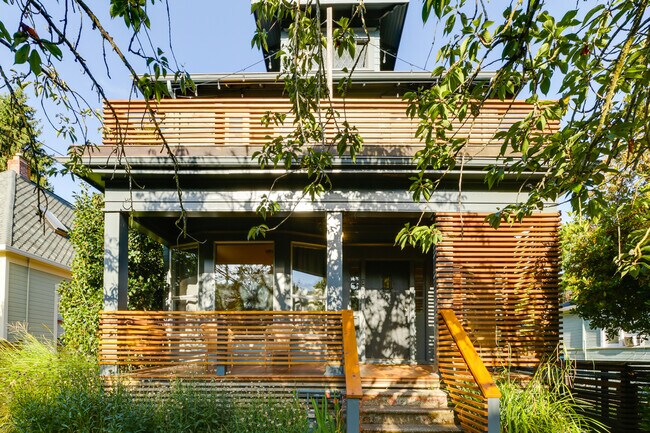 Building Photo - 3807 Borthwick Ave
