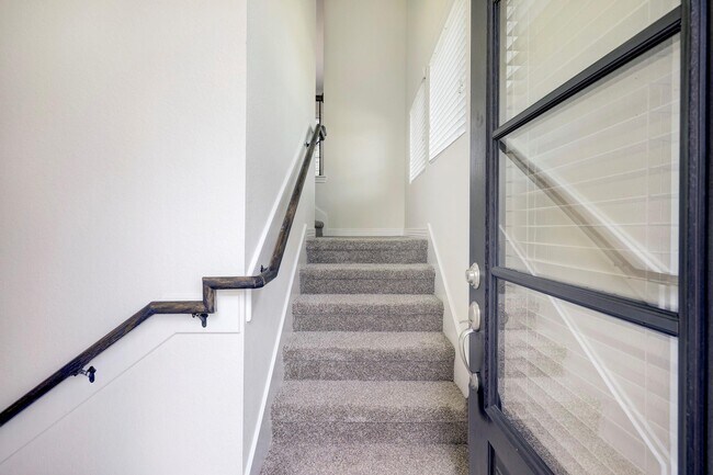 Foto del edificio - 9679 Towne Lake Pky