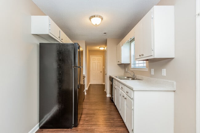 Building Photo - 1585 Patterson Ln
