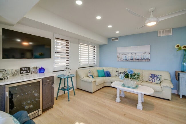 Building Photo - 3101 Boardwalk-SI ID1300019P