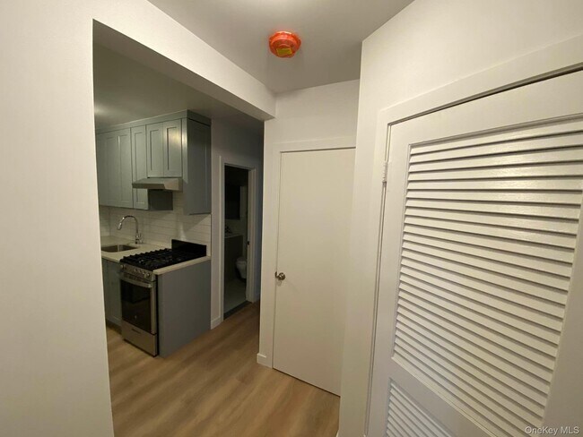 Foto del edificio - 43-44-44 165th St