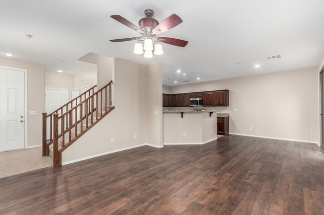 Building Photo - 3 Bedroom in Hunter Ridge