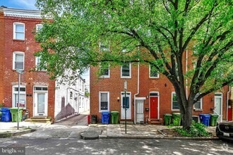 Building Photo - 521 S Washington St