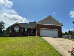 Building Photo - 223 Woodland Dr