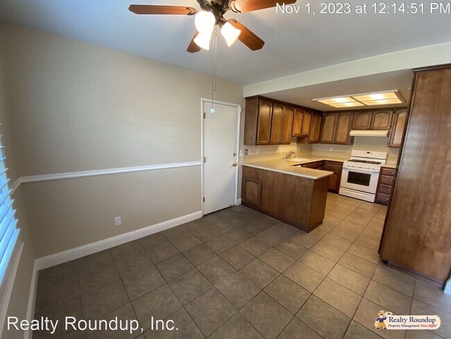 Building Photo - 3 br, 2 bath House - 9790 Falcon Meadow Dr