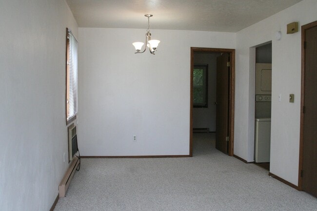 Building Photo - 2525 Hope Dr