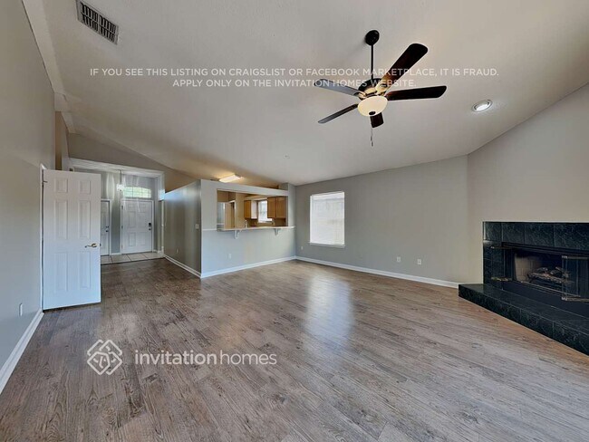 Foto del edificio - 12258 Sutton Estates Cir W