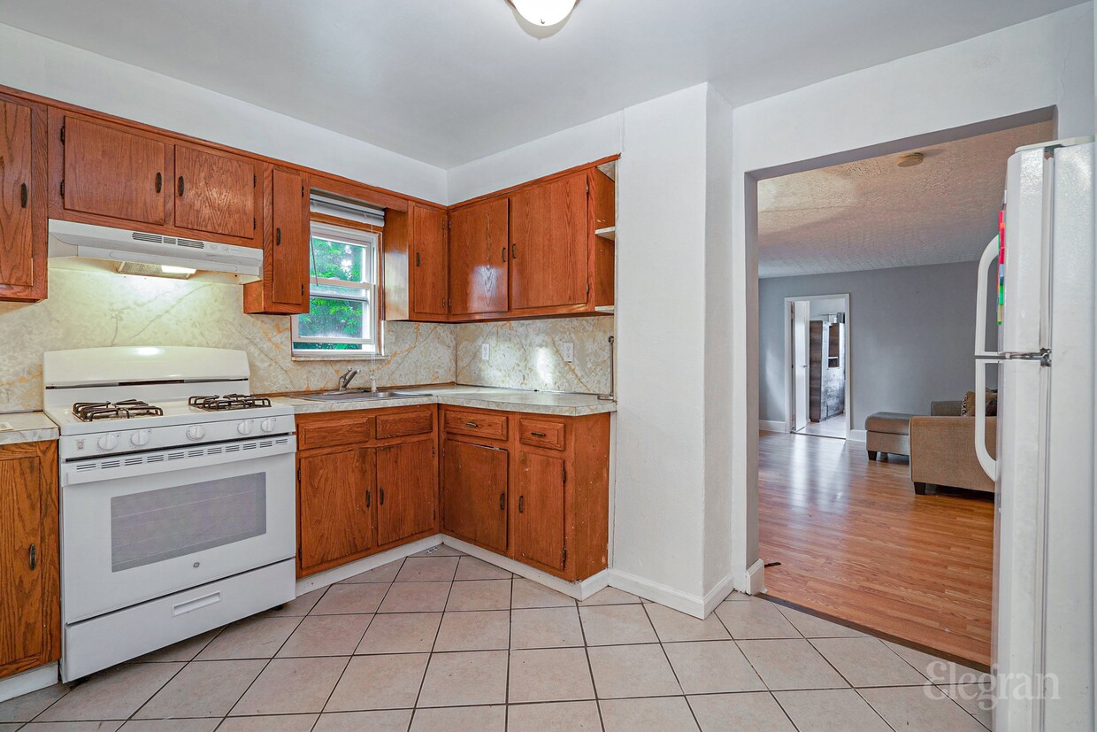 100 Highland Ave Unit APT 3, Eastchester, NY 10709 Room for Rent in