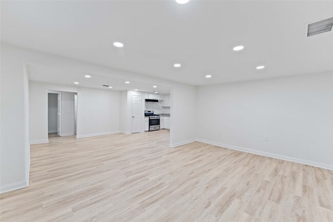 Building Photo - 2101 W Gulf St