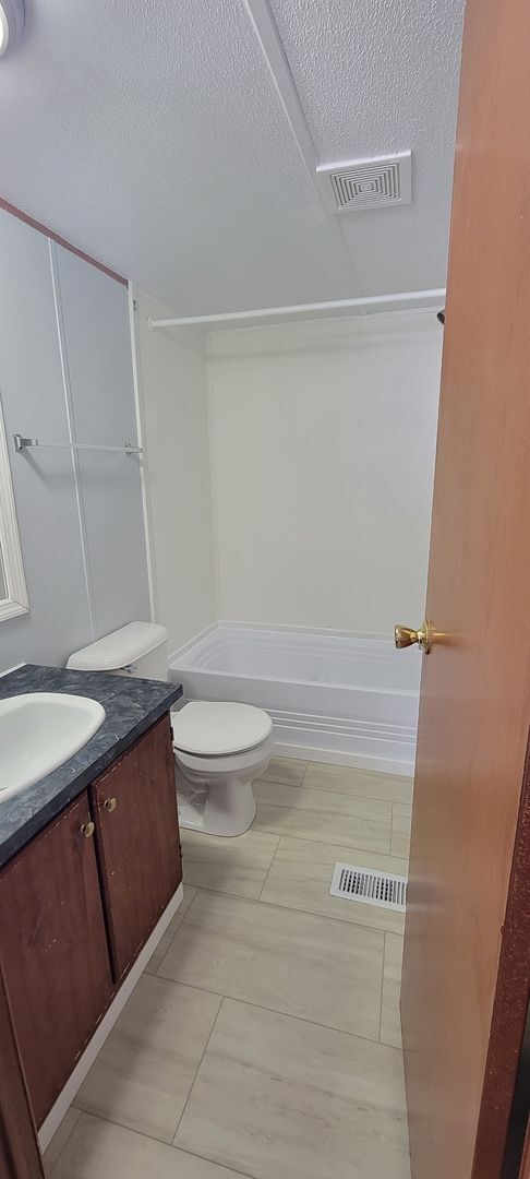 Foto del edificio - Juneau Way rental available now.