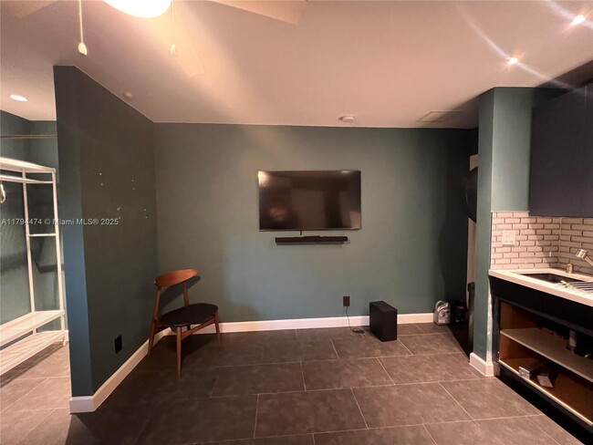 Foto del edificio - 1411 NW 10th St