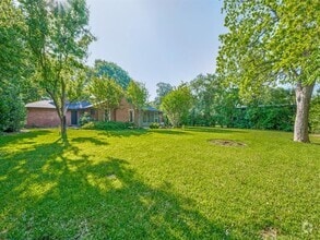 Building Photo - 10715 Royal Springs Dr