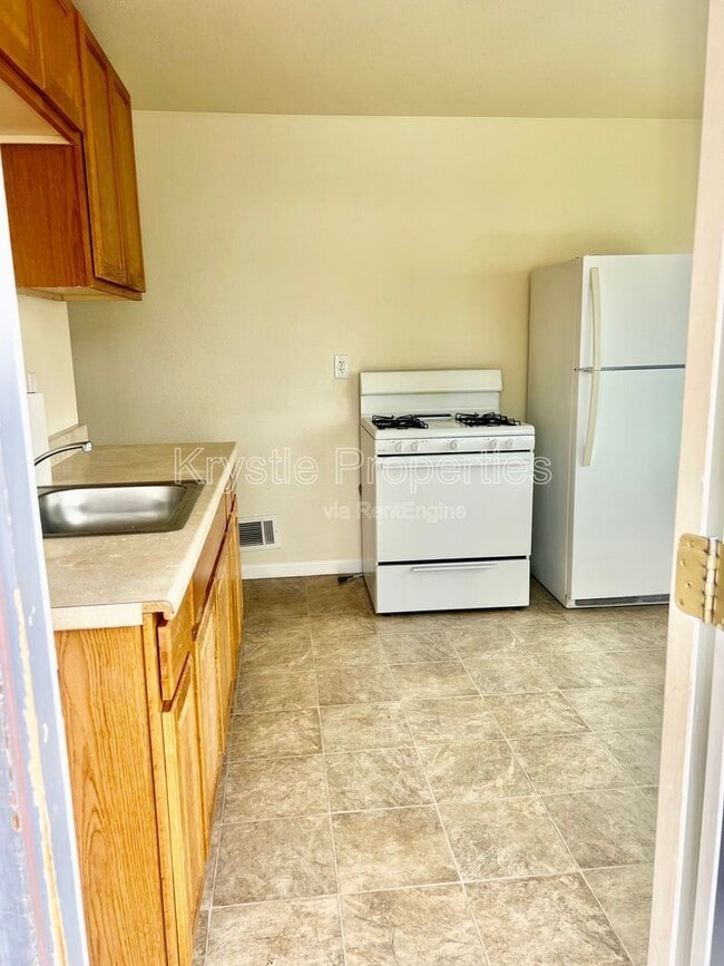 Foto del edificio - 468 Military E