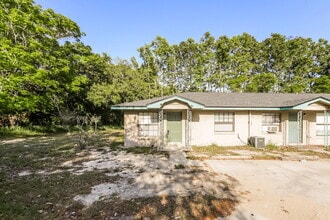 Building Photo - 620 Emerald Ave