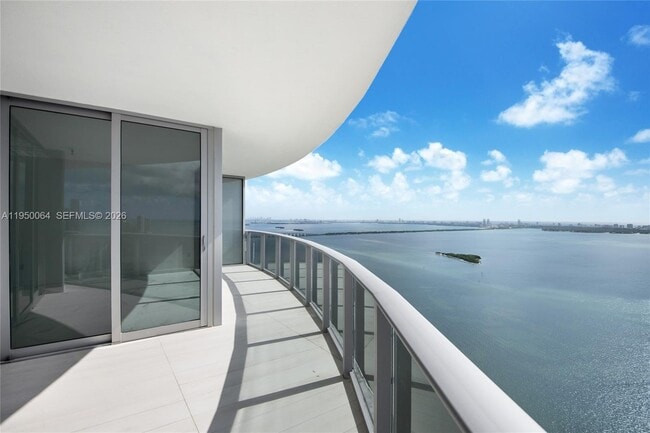 Foto del edificio - 488 NE 18th St