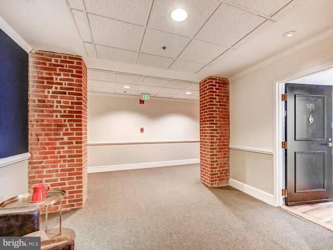 Building Photo - 1000 Fell St