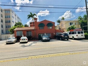 Building Photo - 109 N Birch Rd