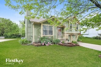 Building Photo - 517 SE Onyx Dr