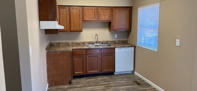 Foto del edificio - 2102 Piccadilly Ave 3BR/1BA (Dayton)