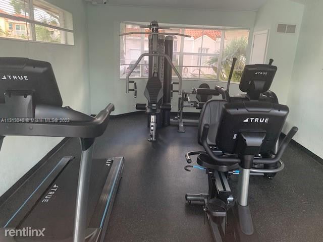 Building Photo - 3 br, 2 bath House - 3945 Hyde Park Cir # ...