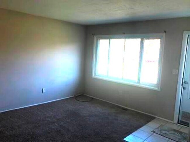 Building Photo - 360 Sycamore Tree Dr