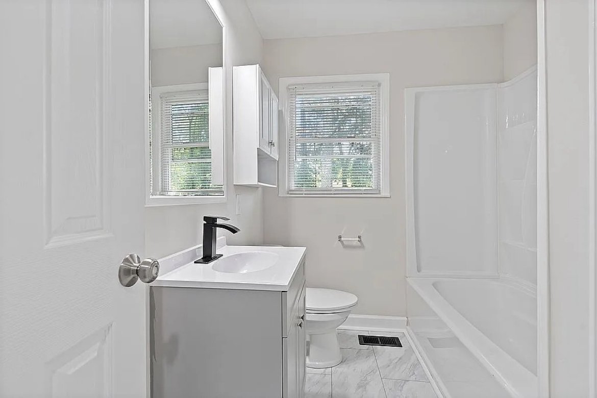 Building Photo - 3210 Caywood Dr NW