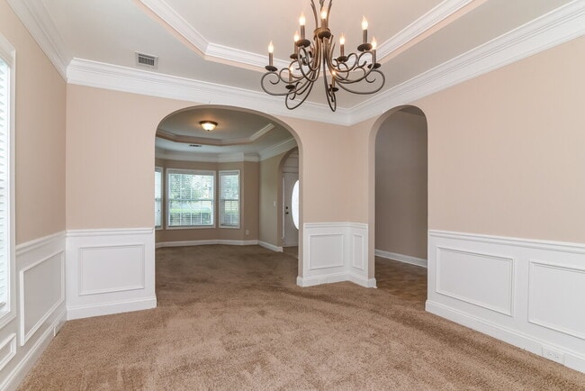 Building Photo - 917 Southfork Dr