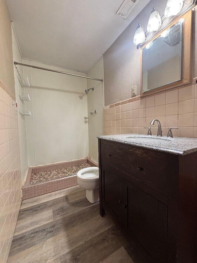 Foto del edificio - MOVE IN SPECIAL! Beautiful 3 bedroom 2 bat...