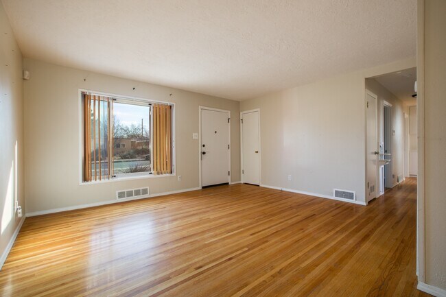 Foto del edificio - 813 Manzano St NE
