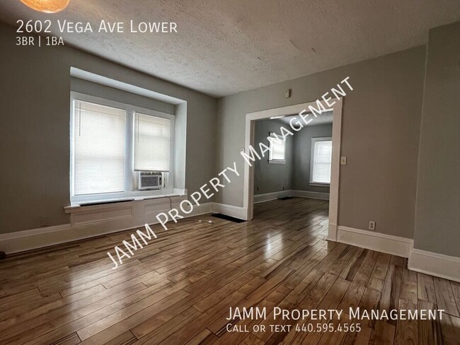 Building Photo - 2-Bedroom Duplex apartment near Tremont!!