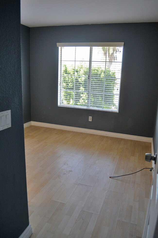 Foto del edificio - 16041 Peach Tree Ln