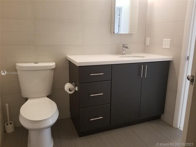 Foto del edificio - 1049 SW 11th St