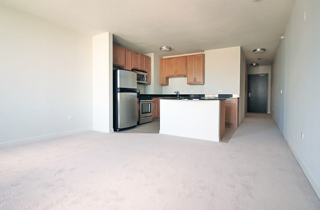 Building Photo - 525 W Kinzie St