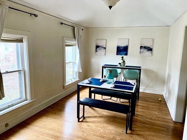 Dining Room - 1502 N Marshall St