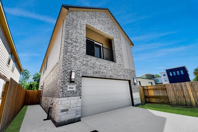 Foto del edificio - 8304 S Breeze Dr