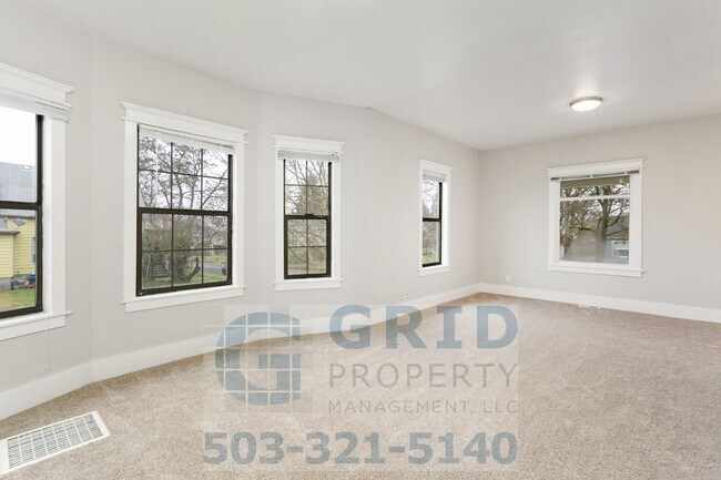 Foto del edificio - Spacious Craftsman Home - Huge Lot - N Portland!