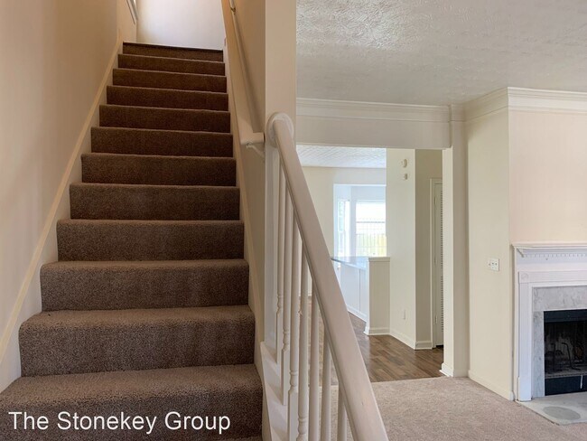 Building Photo - 3 br, 2.5 bath House - 5540 Hampton Court