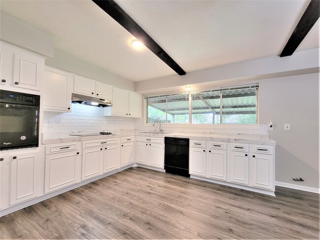 Foto del edificio - 17303 Fife Ln