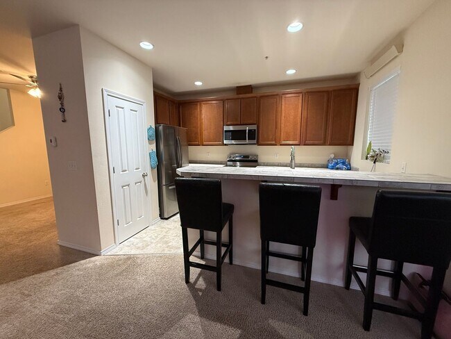 Foto del edificio - 3 Bedroom DuPont Condo for Rent