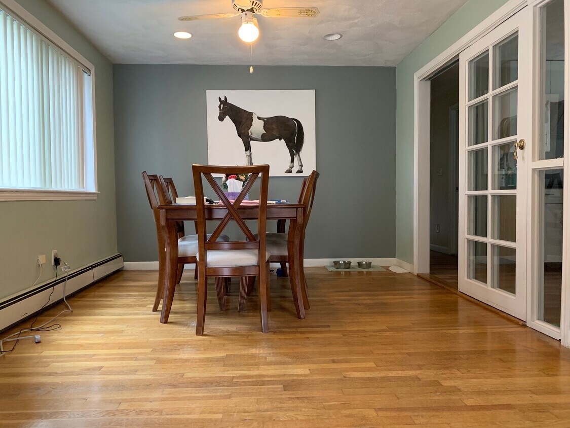 Foto principal - 847 Belmont St