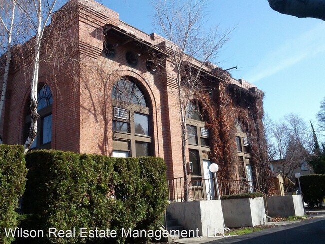 Building Photo - 2000 W Lincoln Ave